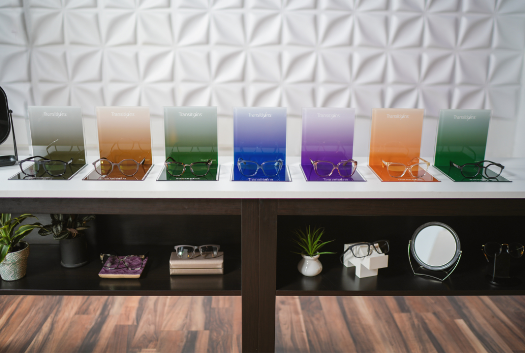 How to Assemble the <em>Transitions</em><sup>®</sup> Color Glorifier Displays 